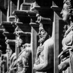 🌴 Ils découvrent une île déserte remplie de statues géantes inconnues