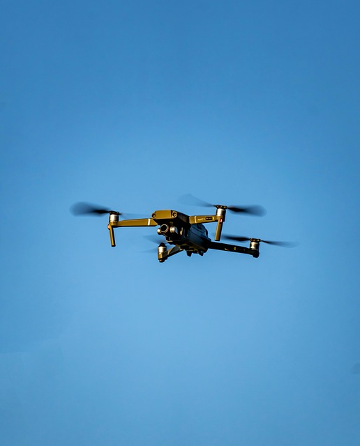 📱 Ce smartphone pliable se transforme en drone de poche